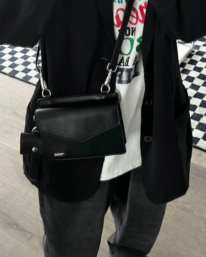 Black Faux Leather Box Envelope Messenger Bag | Sunoo
