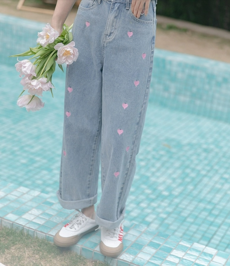 【AEAE】韓国人気★Heart Embroidery Jeans Blue Denim Heart Embroidered Jeans - Fashion Chingu