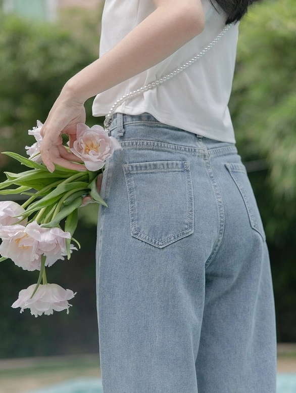 Blue Denim Heart Embroidered Jeans - Fashion Chingu