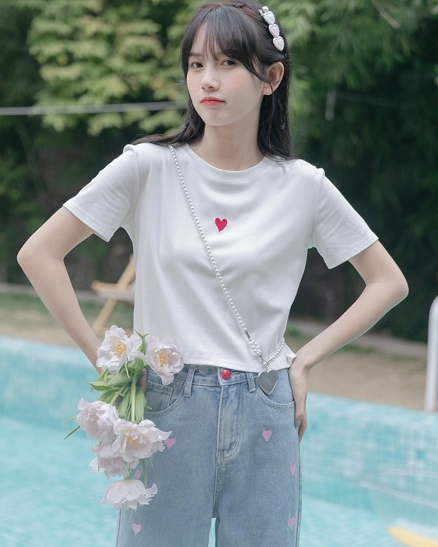 【AEAE】韓国人気★Heart Embroidery Jeans Blue Denim Heart Embroidered Jeans - Fashion Chingu