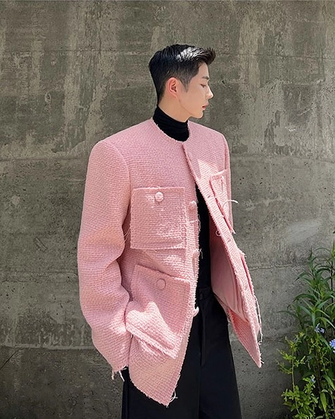 新品かいせいくん着用　damage tweed jacket Pink Raw Edges Tweed Jacket | Minhyuk - MONSTA X - Fashion