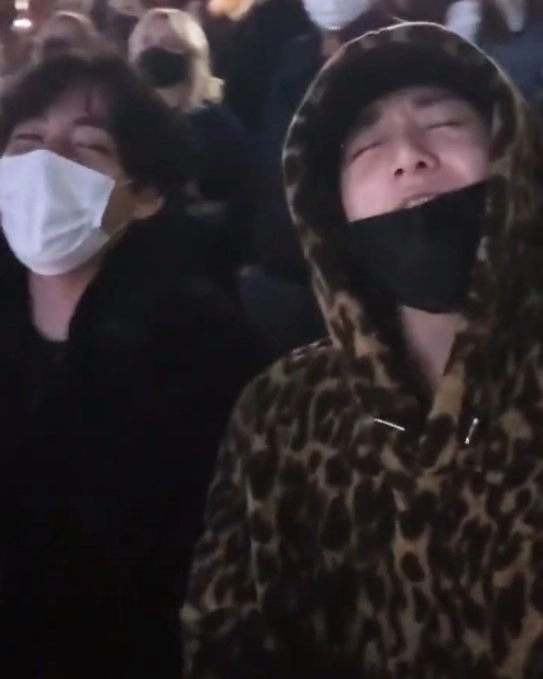 Leopard Trim Hooded Sweatshirt bts グク BTS STYLE⁷ on X: 