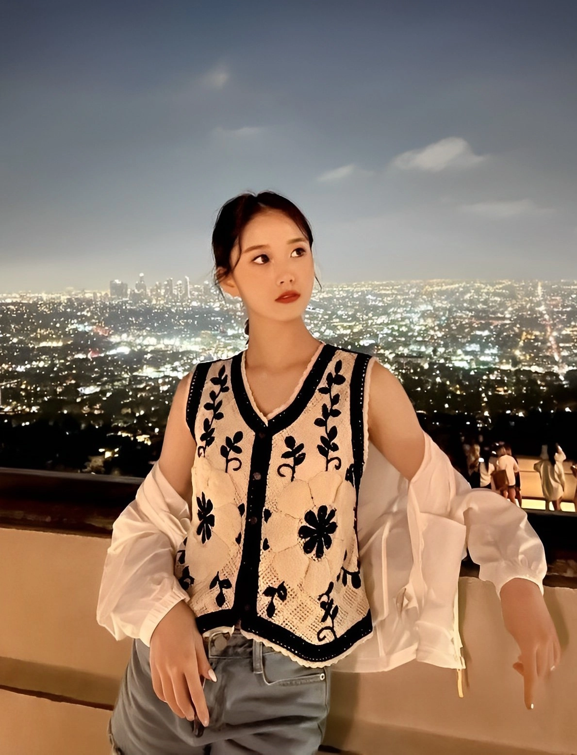 Black and White Flower Embroidered Knitted Vest | J - STAYC