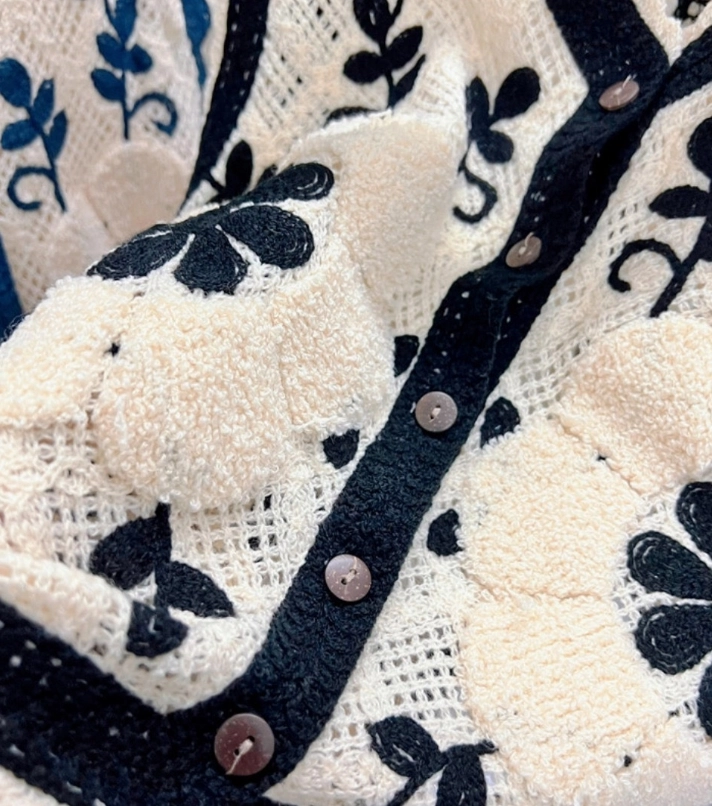Black and White Flower Embroidered Knitted Vest | J - STAYC
