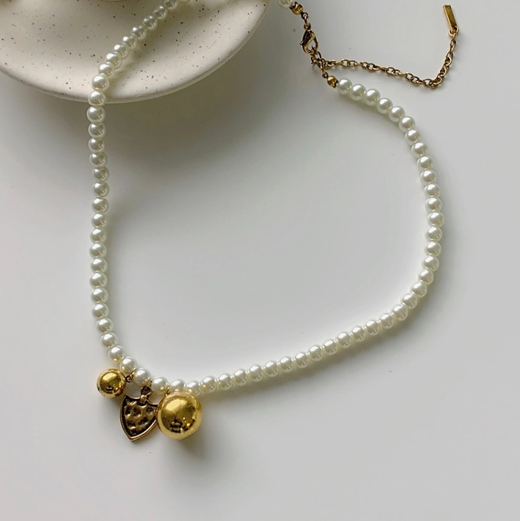 White Pearl Necklace With Gold Pendants | NiKi - Enhypen