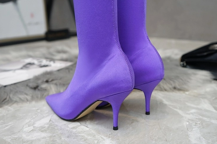 Lilac Pointed Ankle Boots | Yuqi - (G)I-DLE - Fashion Chingu