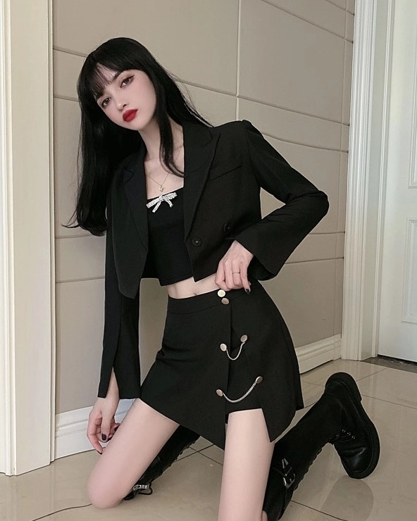 Black Chic Chained Skort | Jennie - BlackPink - Fashion Chingu