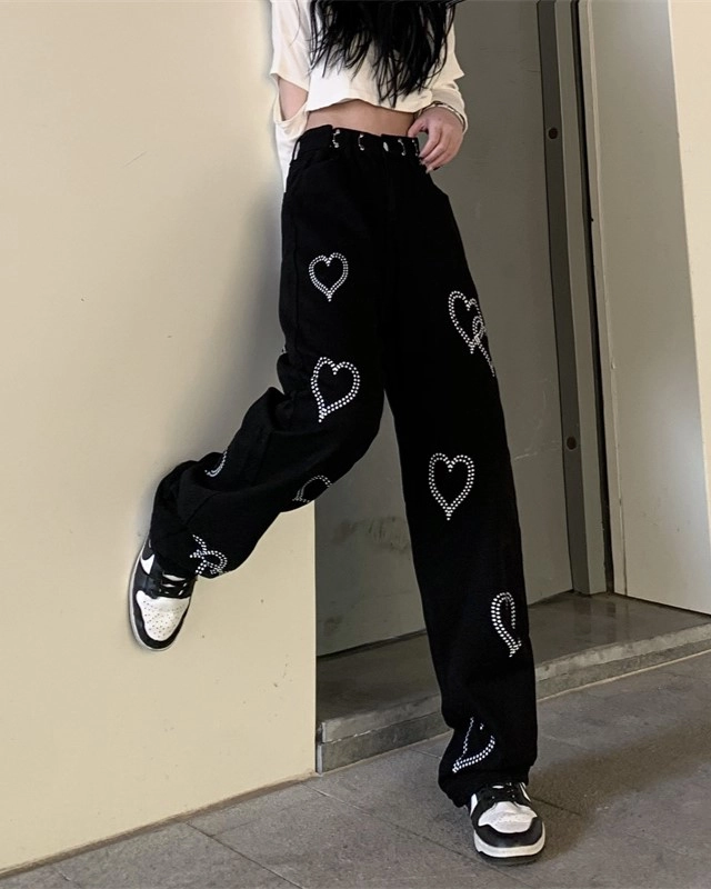 Black Heart Printed Pants | Chaeryeong - ITZY - Fashion Chingu
