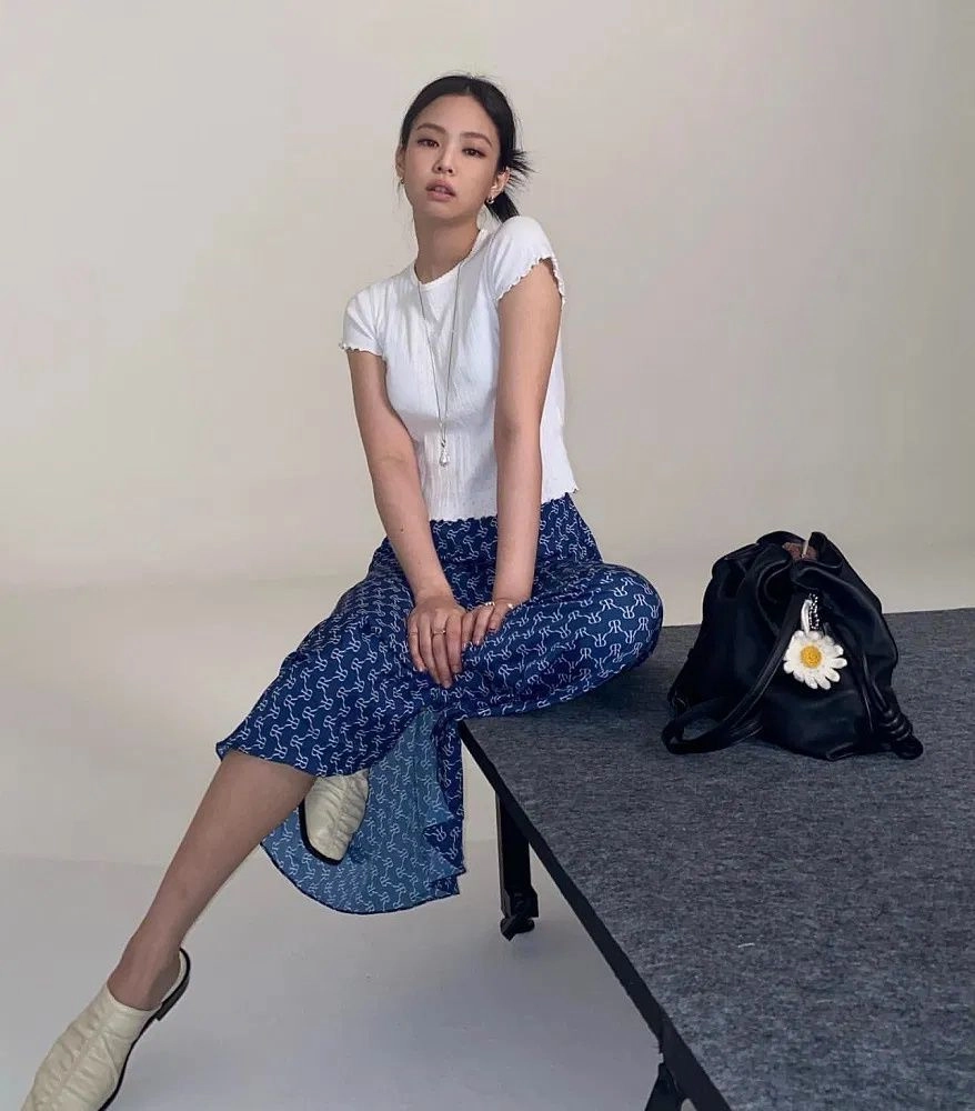 Blue Printed Maxi Skirt | Jennie - BlackPink - Fashion Chingu