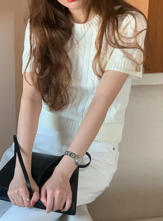【attends.】 BLACKPINK ジェニー着用★ Short-Sleeved T-shirt Jennie short sleeve T-shirt - Women | Bershka