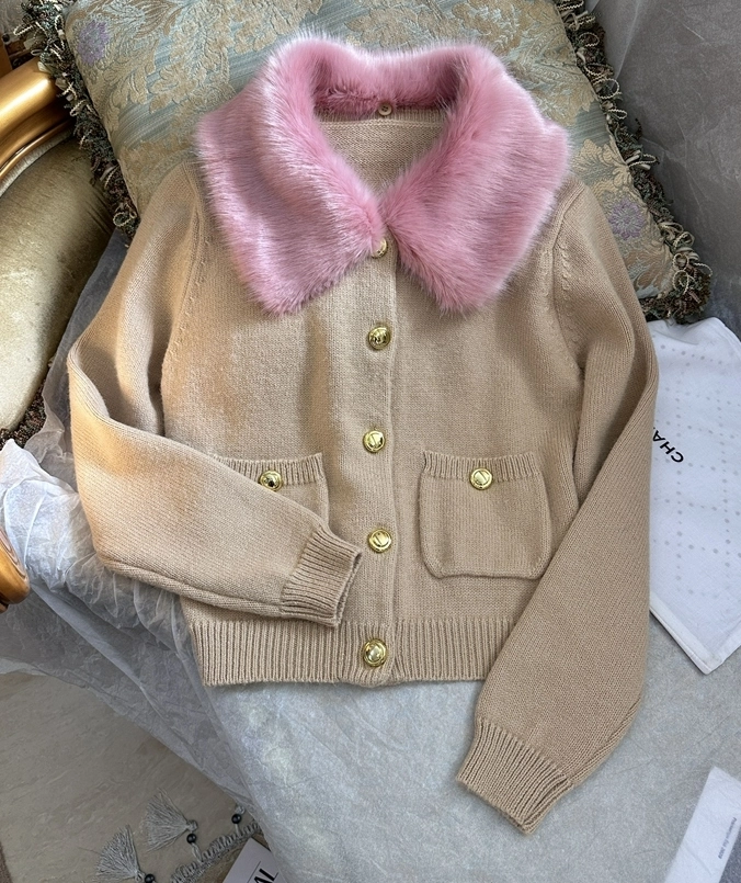 トップス andwang fur bonbon cardigan Brown Knitted Cardigan With Fur Collar | Wonyoung - IVE