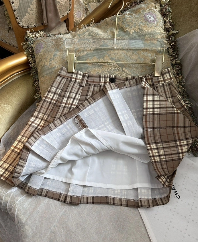 Brown Plaid Pleated Mini Skirt | Wonyoung - IVE - Fashion Chingu