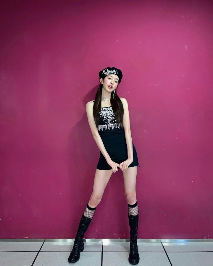 Rhinestone Bejeweled Black Dress | Wonyoung - IVE - Fashion