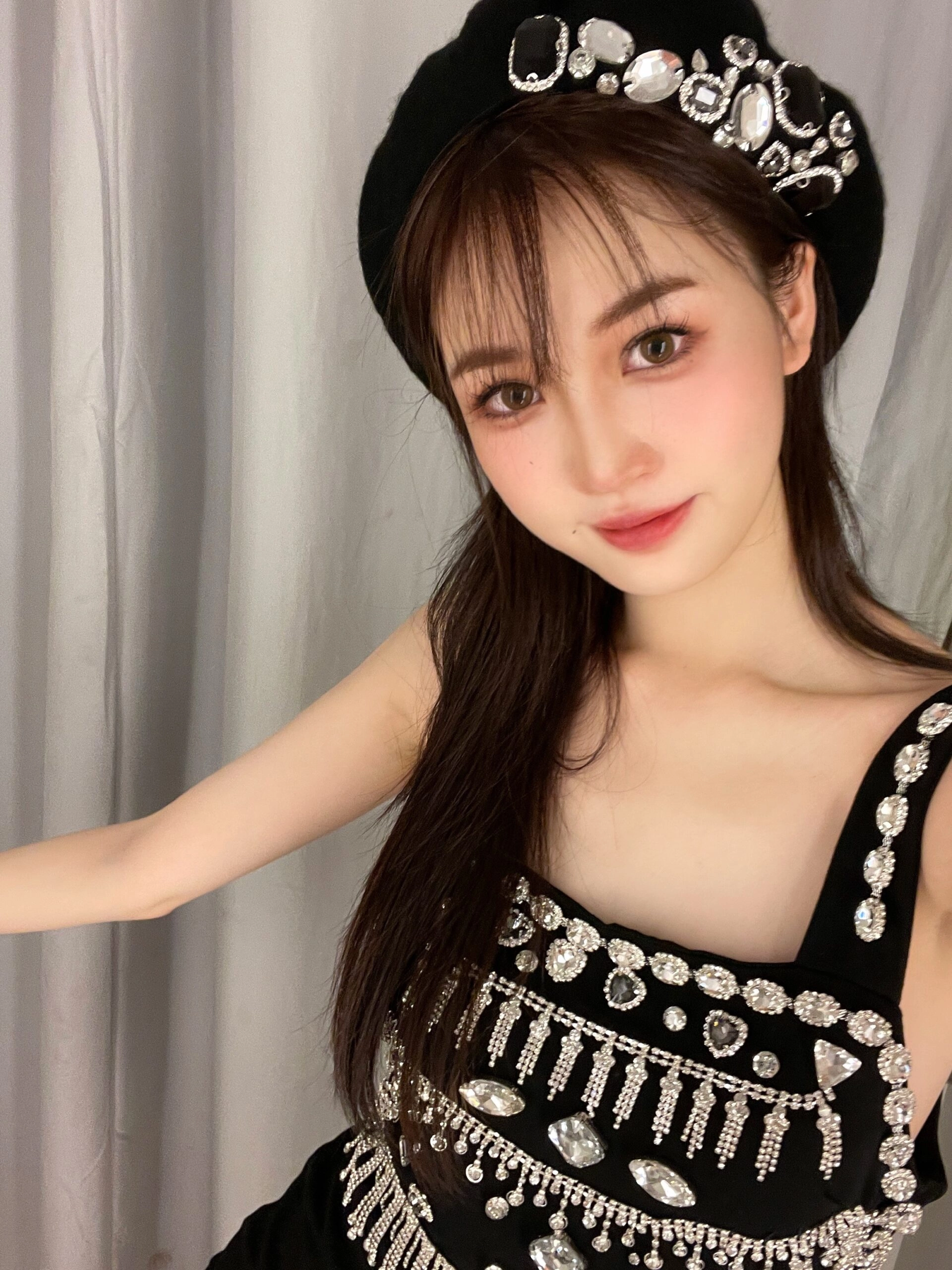 ★IVE ウォニョン着用★ ROUGHNECK BLACK LACE CUT OUT DRESS Olivia - Maxi Dress – LE COLLET