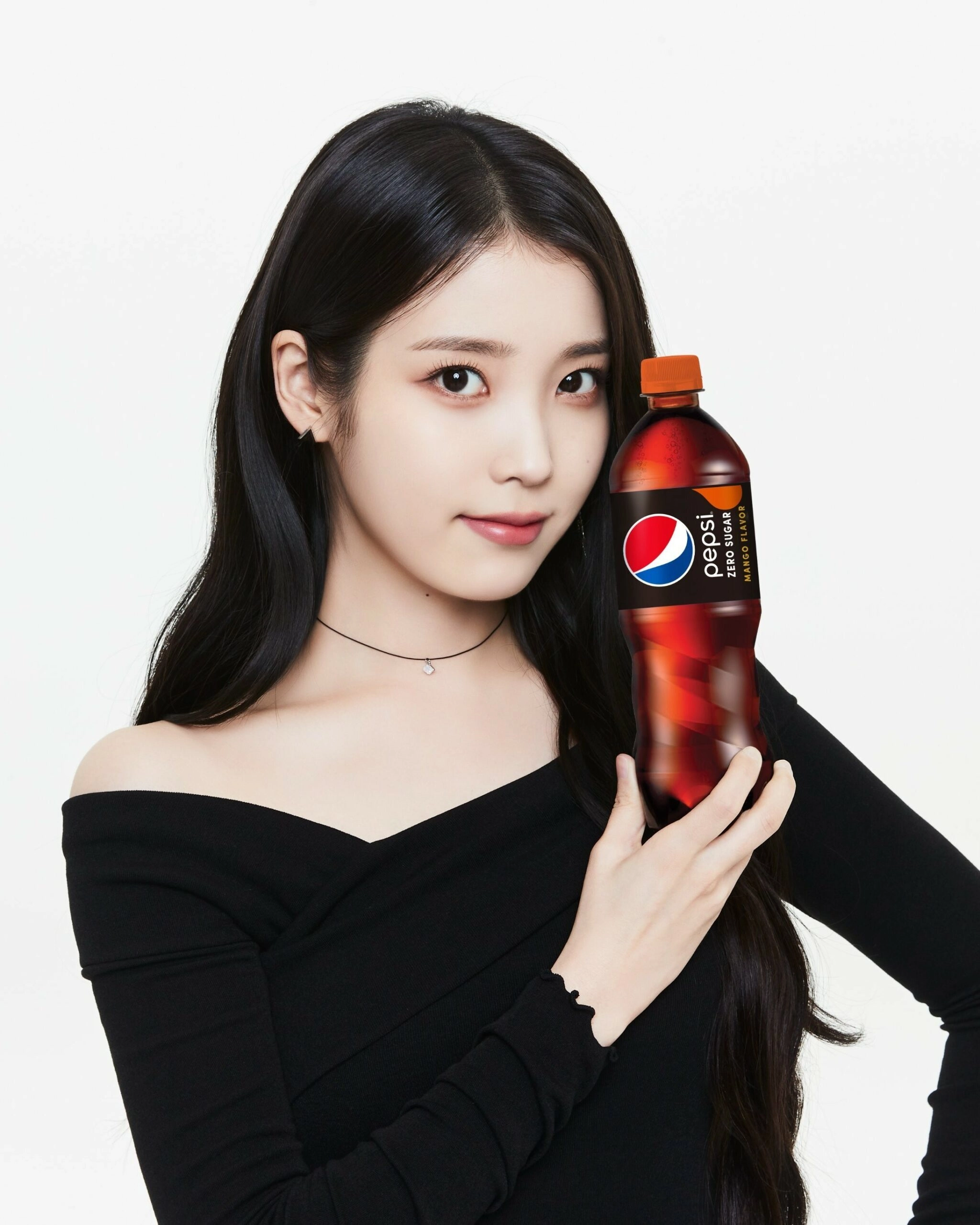 Black Asymmetrical Off-Shoulder Top | IU - Fashion Chingu