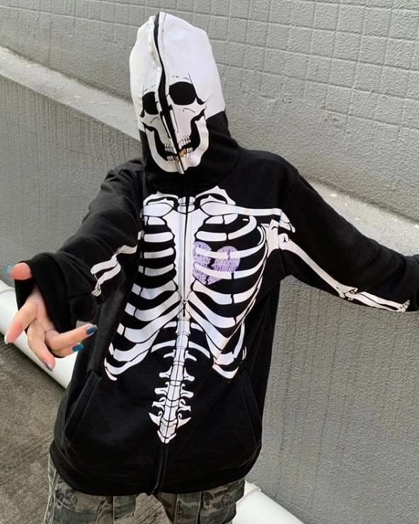 LE SSERAFIM ユンジン 着用 ACNE STUDIOS Skull Printed Hoodie LE SSERAFIM ユンジン 着用 ACNE STUDIOS Skull Printed Hoodie