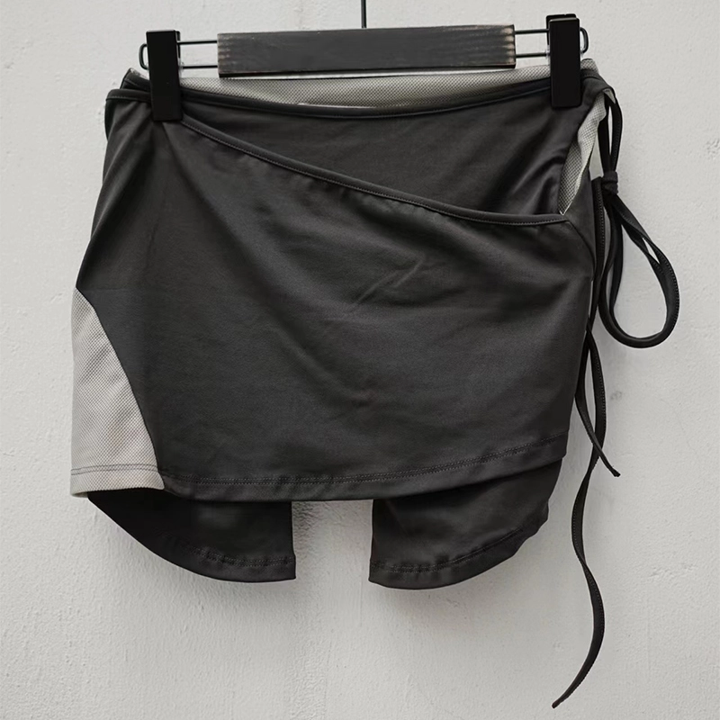 NewJeans着用 Detachable Strap Skirt Shorts Black Strappy Wrap Skorts | Haerin - NewJeans - Fashion Chingu