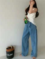 Blue-Straight-Cut-Jeans-Jennie
