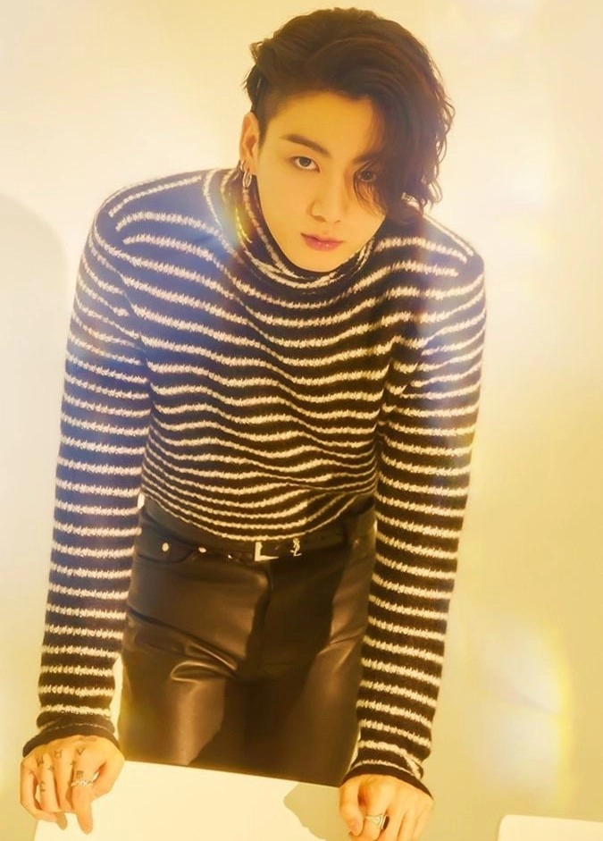 BTS ジョングク着用 ☆DROP-SHOULDER VELVET TURTLE-NECK TEE btsジョングク着用 DROP-SHOULDER VELVET TURTLE-NECK TEE Tシャツ