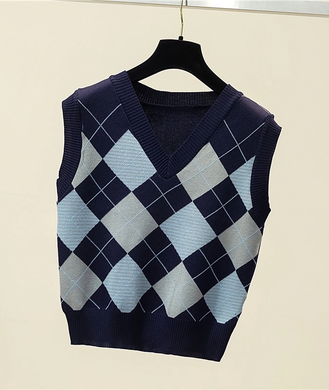 新品Herencia cut out design over knit vest Red Diamond Patterned Knitted Vest | Kyujin - NMIXX