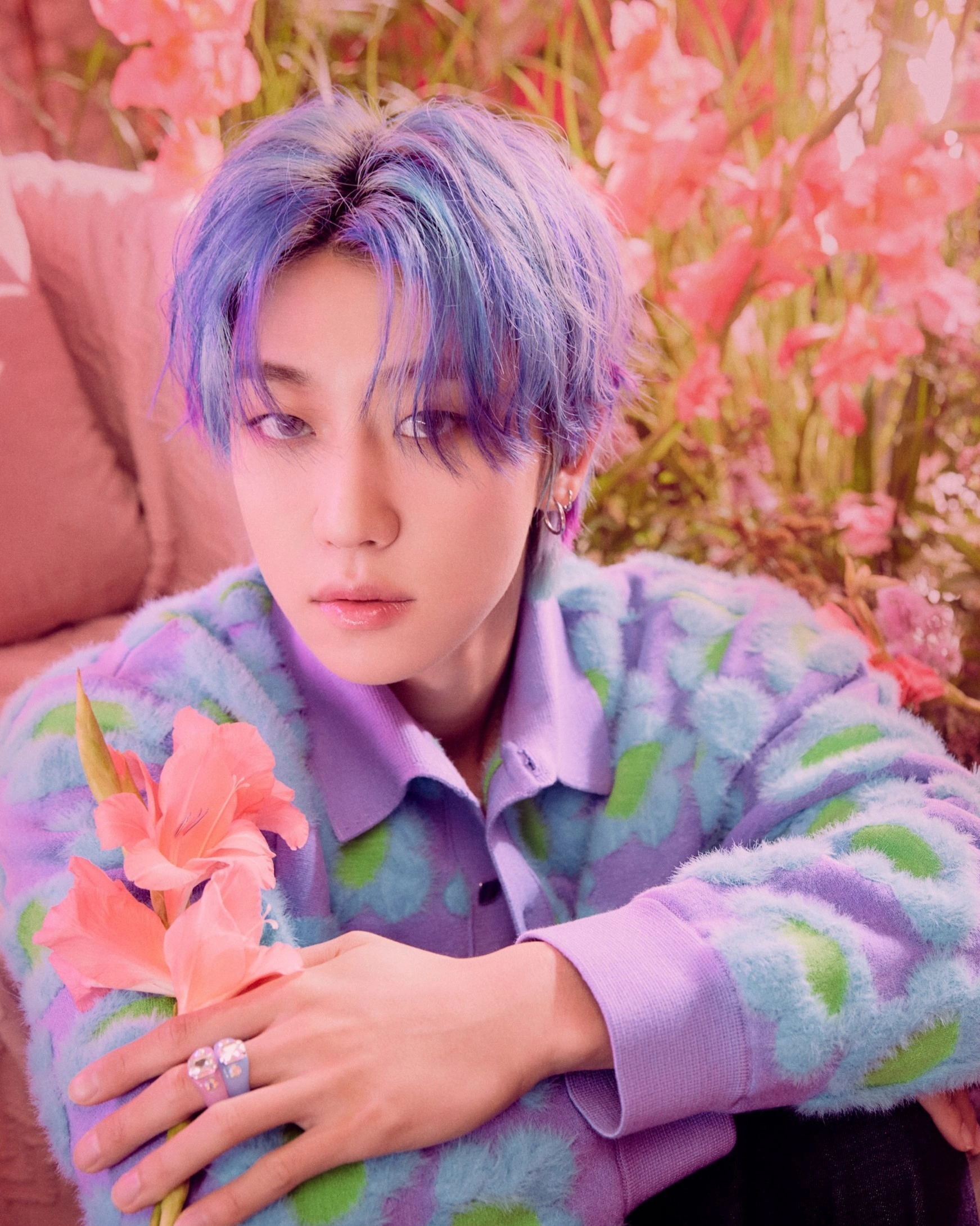 Lilac Colorblock Fluffy Flowers Cardigan | The8 - Seventeen