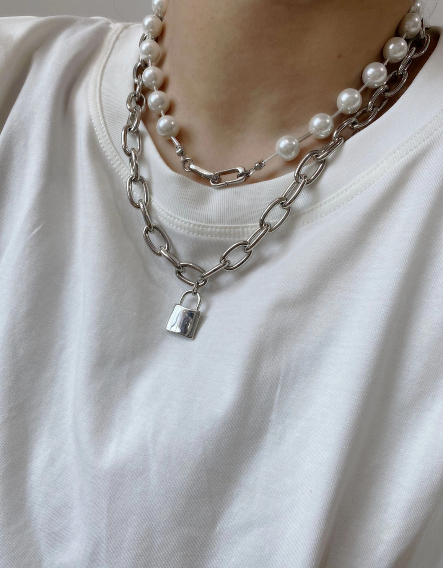 Lavish'e★BTS JIMIN着用Melting Stone Pearl Vintage Necklace Silver Chain And Pearl Padlock Necklace | Jimin - BTS