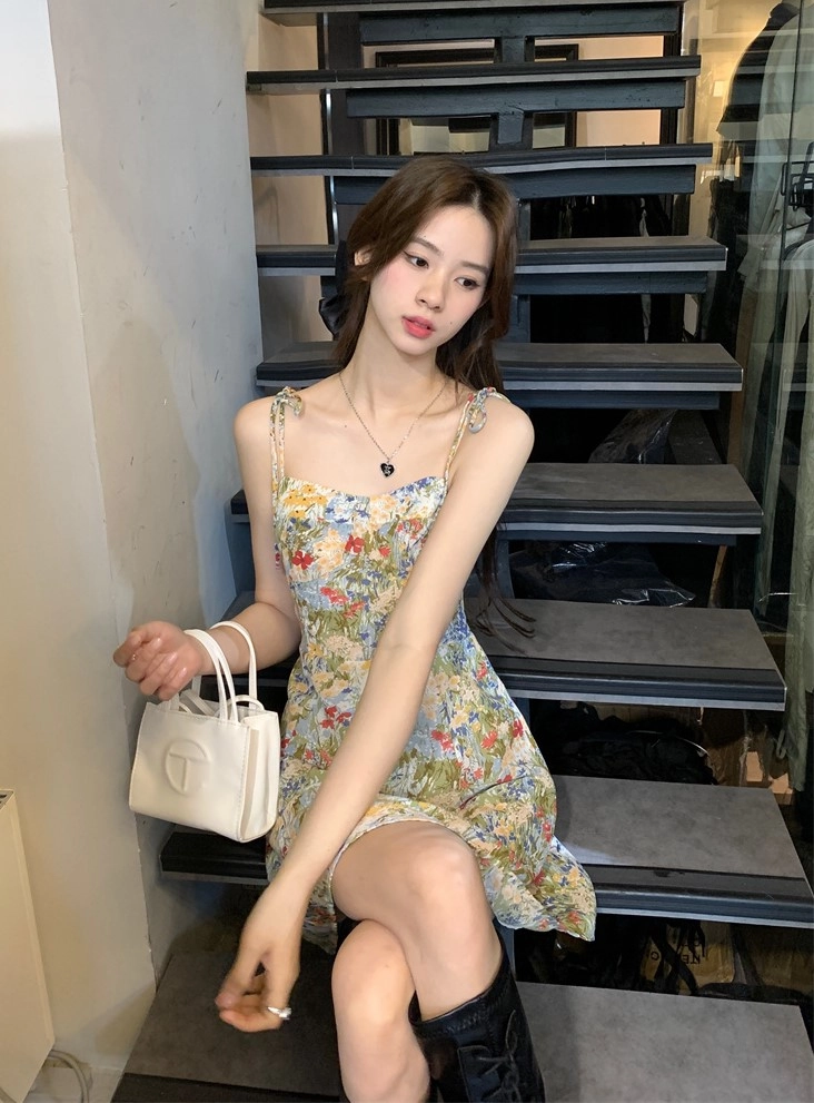 Green Oil Painting Design Floral Sling Dress | Sullyoon