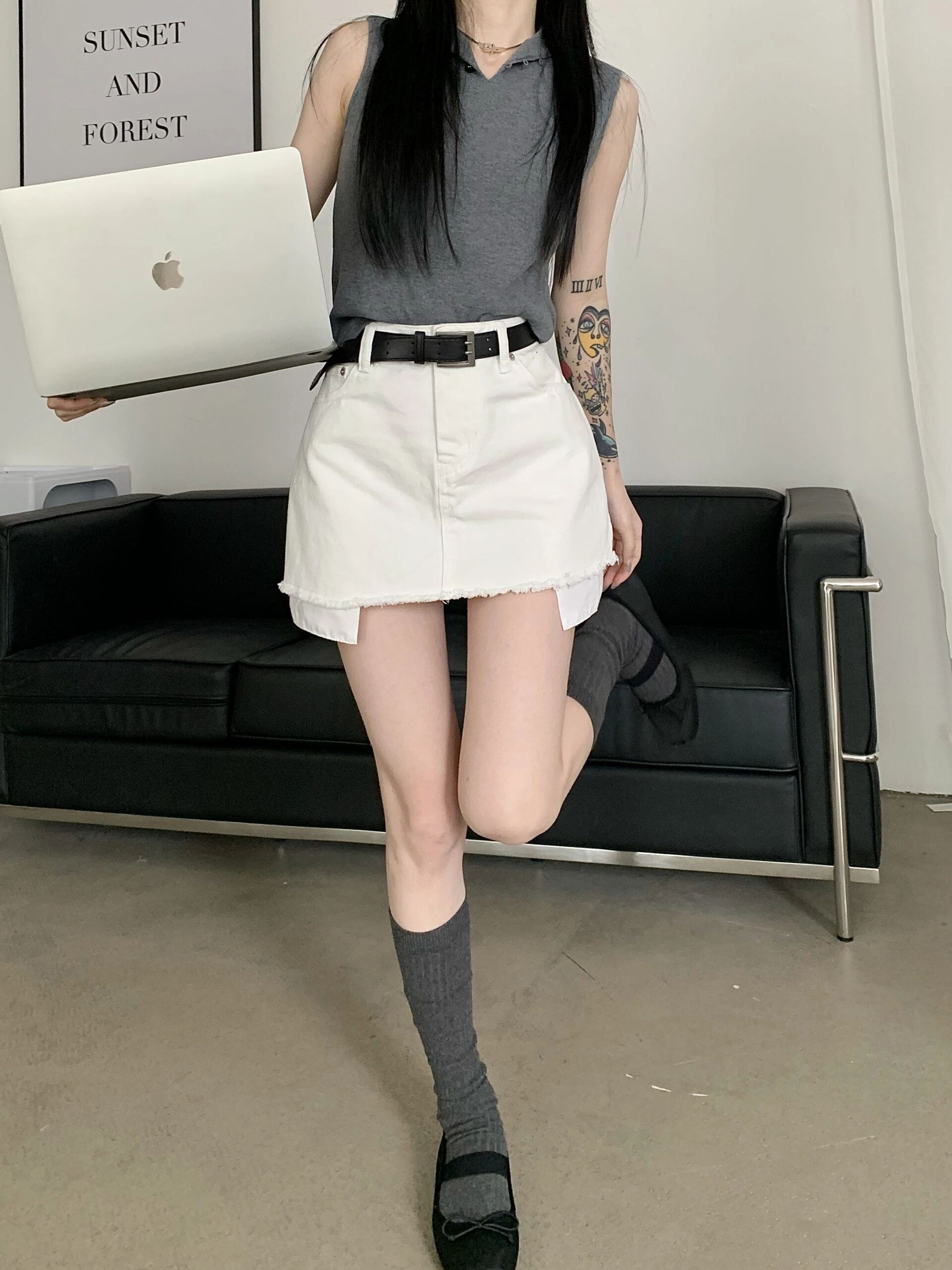 White A-Line Raw Edge Denim Skirt | Wonyoung - IVE - Fashion