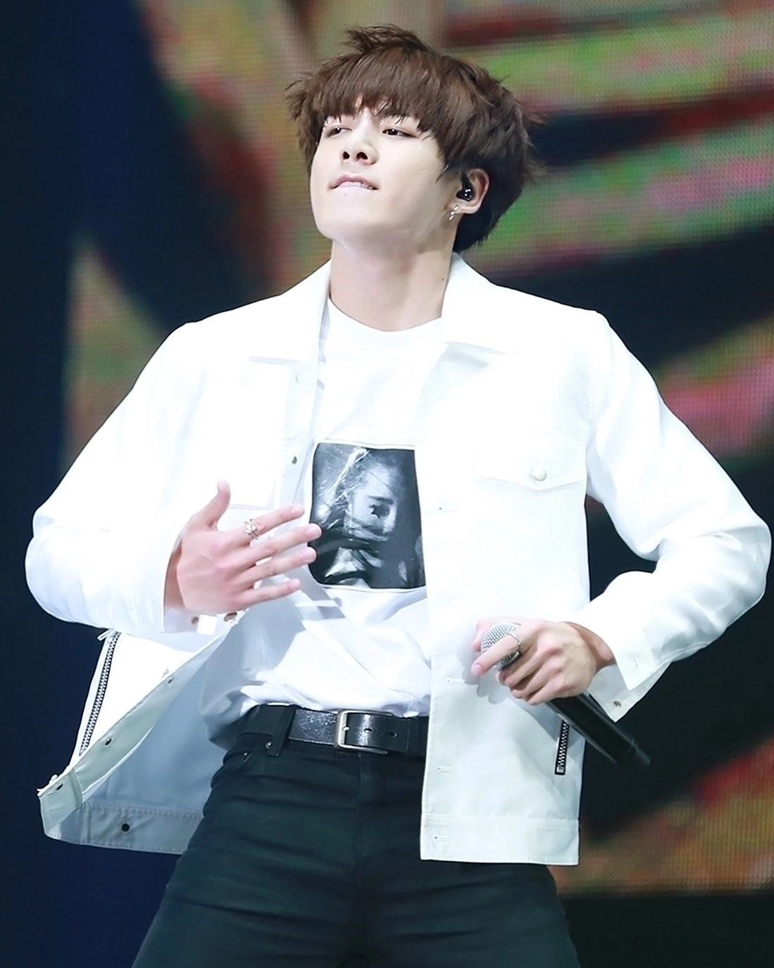 White Star-Eyed Girl Monochrome T-Shirt | Jungkook - BTS