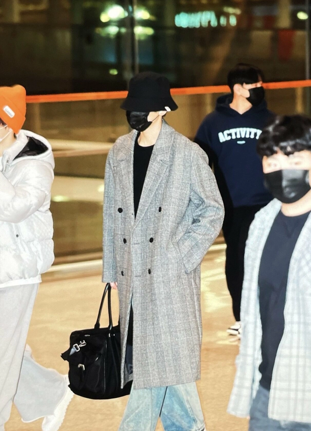 Grey Checkered Grid Trench Coat | Wonwoo - Seventeen - Fashion Chingu