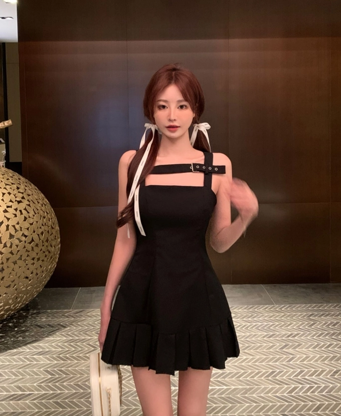 BLACKPINK着用 Sorry Too Much Love☆Side Ruffle String Dres.s White And Black Layered Ruffle Mesh Sling Dress | Jennie