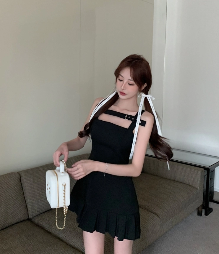 Black Buckled Sling Dress | Sakura - Le Sserafim - Fashion