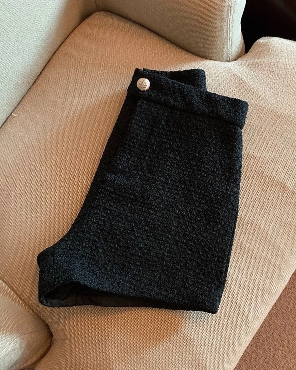 Black Tweed Mini Shorts | Lisa - BlackPink - Fashion Chingu
