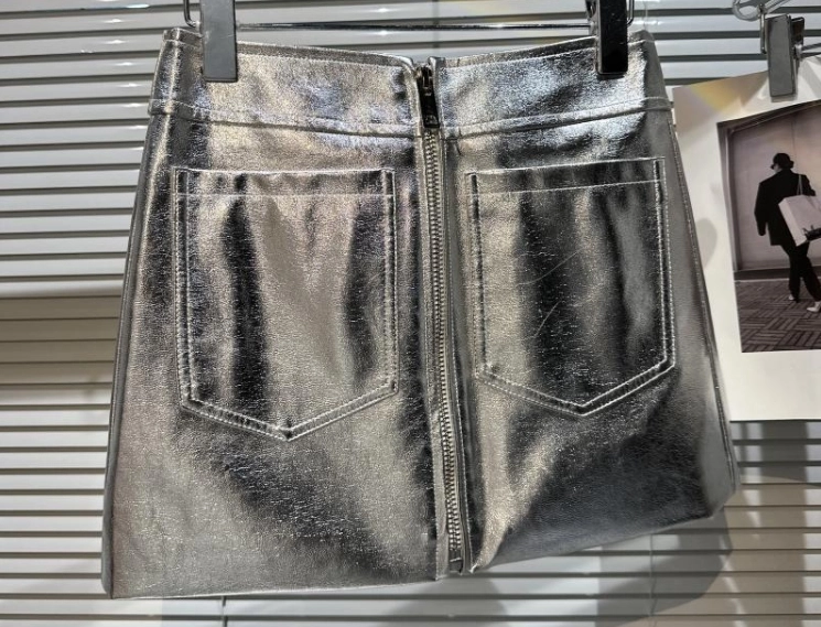 Silver Grey Zip-Up Mini Skirt | Haerin - NewJeans - Fashion