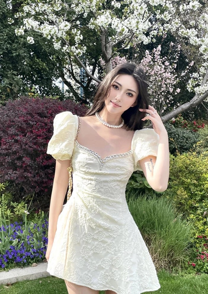 White Flower Patterned Jacquard Dress | Shuhua - (G)I-DLE