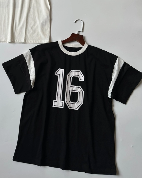 ENHYPEN S/S T-shirt(Charcoal)　白/サイズМ ENHYPEN S/S T-shirt(Charcoal) Mサイズ - メルカリ