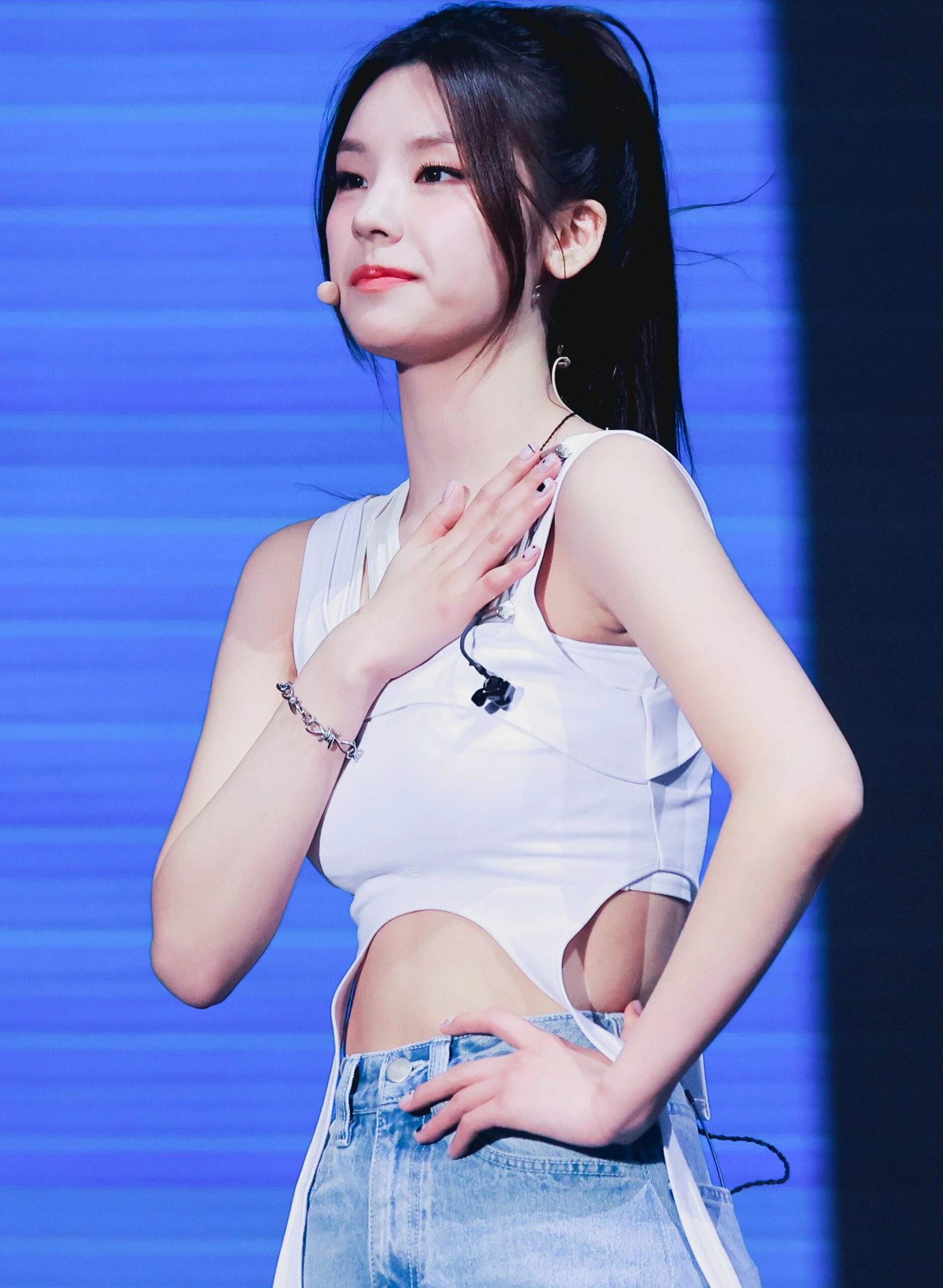 White U-Neck Padded Top | Yeji - ITZY - Fashion Chingu