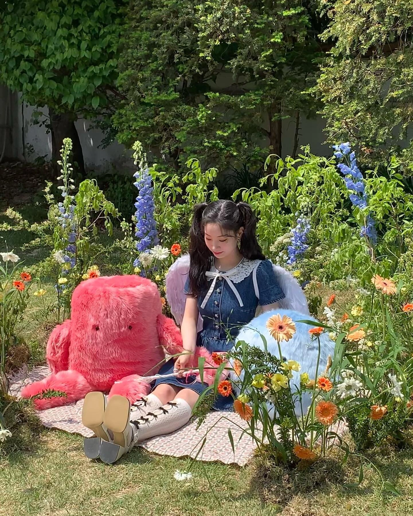 りんご2WAY DENIM LIKE LACE DOCKING DRESS Blue Lace Collared Denim Dress | Dahyun - Twice - Fashion Chingu
