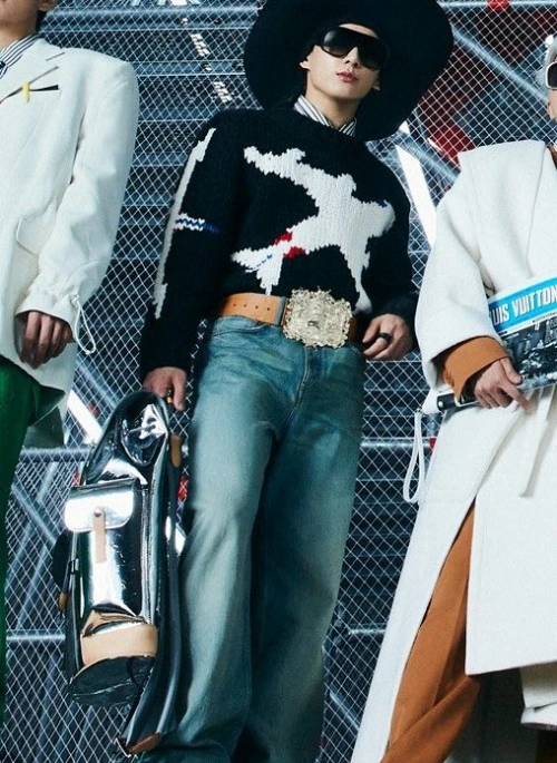 ★BTS 着用/人気★A NOTHING★ VELVET TURTLE-NECK TEE★ 𝐉𝐮𝐥𝐲 𝐨𝐮𝐭𝐟𝐢𝐭𝐬 🧢🦫💨 . . . #jjlo_ok #ootd