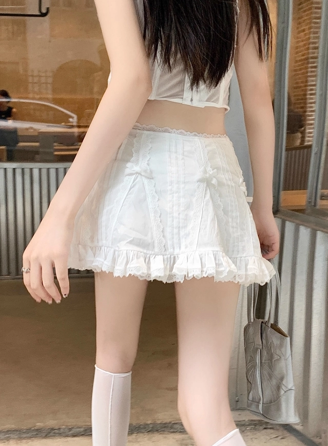 White Lace Pleated Mini Skirt | Lisa - BlackPink - Fashion