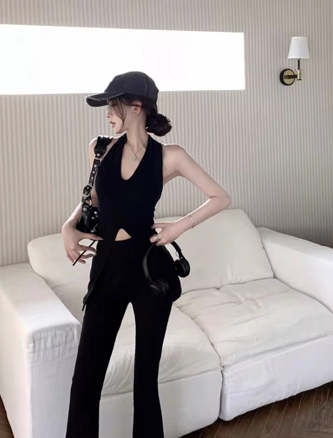 BLACKPINK JENNIE着用ブランド【OMIGHTY】tee/関送無料 JENNIE for Apartment 404 (23/2/24) #jennie #BLACKPINK #제니