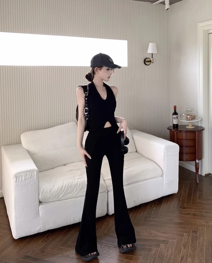 Black Front Slit Halter Top | Jennie - BlackPink - Fashion