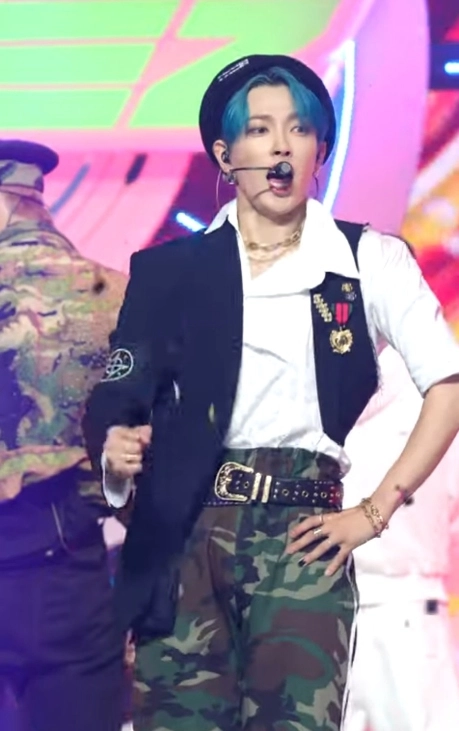 【DISCERNMENT】Chillin Camouflage Cargo Pants Green Camouflage Lined Cargo Pants | Hongjoong - ATEEZ