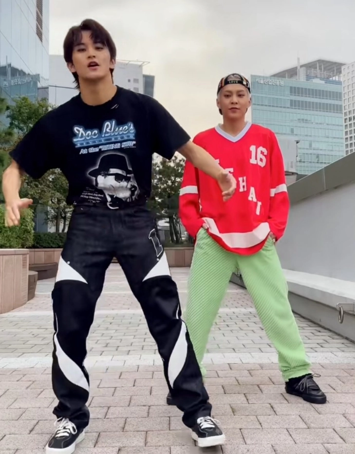 Neon Green Corduroy Pants | Xiumin - EXO - Fashion Chingu