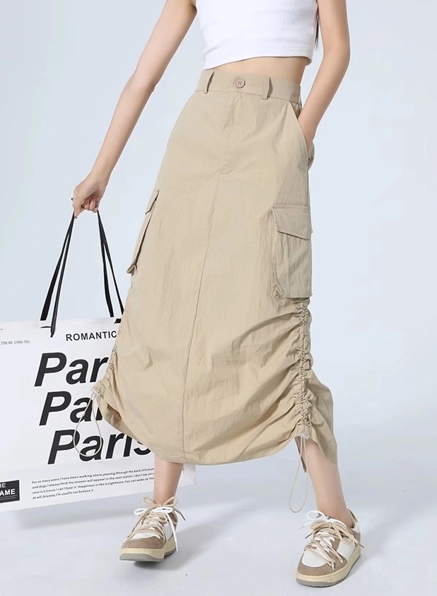 NMIXX ソリュン/KISS OF LIFE Julie着用/Side Big Cargo Pants Beige Drawstring Cargo Skirt | Sullyoon - NMIXX - Fashion Chingu