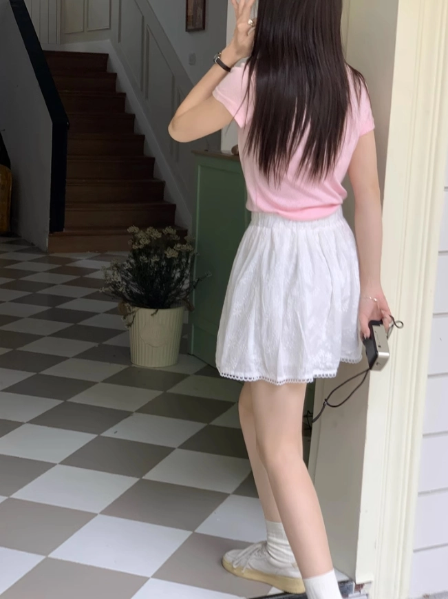 White Floral Pattern Lace Edge Skirt | Jisoo - BlackPink