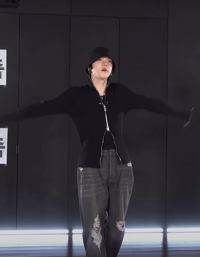 Black Two-Way Zipper Cardigan | Yeonjun - TXT - Fashion Chingu