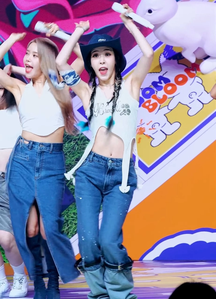Blue Two-Tone Detachable Jeans | Moonbyul - Mamamoo