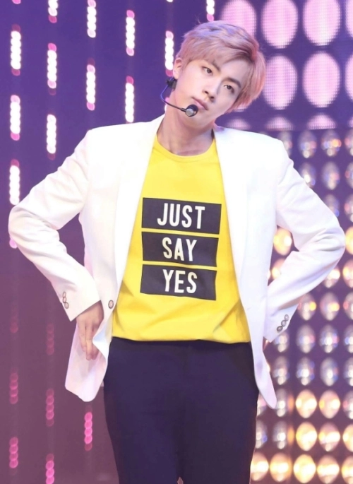 7/1発送 BTS JIN S/S T-Shirt (Beige) Tシャツ L RUNSEOKJIN_EP TOUR S/S T‑Shirt (Beige) [2nd Preorder] - A-KPOP