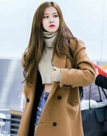 Autumn Airport Fashion – Rose